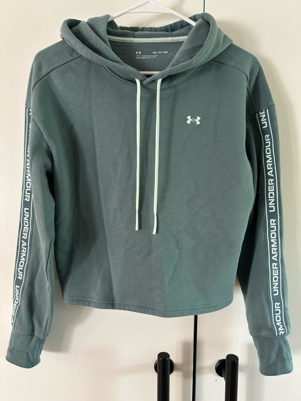 Under Armour Women's Cropped Teal Drawstring Hooded Sweatshirt